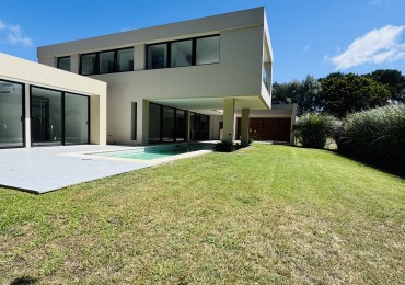 VENTA EN RUMENCO MODERNA CASA 4 AMB CON PISCINA 