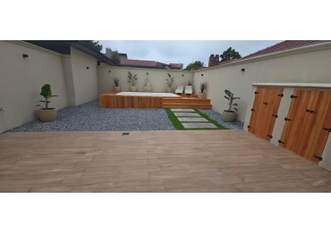 IMPERDIBLE!!! CHALET 3 AMB C GRAN PATIO y PISCINA RECICLADA A NUEVO PARQUE LURO 