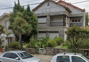 ESPECTACULAR CHALET DE ESTILO A RECICLAR LOTE 10.30x43m STELLA MARIS