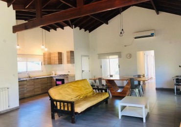 ALQUILER / VENTA  ANUAL CASA 4 AMBIENTES EN VALERIA DEL MAR CON CALEFACCION POR RADIADORES GRAN ENTORNO 