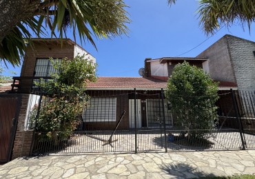 VENTA APTO CREDITO | CASA 5 AMBIENTES CON GARAGE Y JARDIN CAISAMAR 