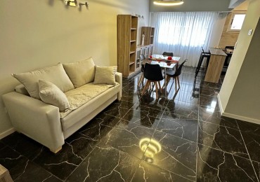 ()VENTA DEPTO 2 AMBIENTES AMPLIO EXTERNO Y TOTALMENTE RECICLADO CENTRO