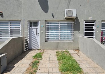 ALQUILER DEPTO MONOAMBIENTE CON PATIO 12 MESES EQUIPADO EN SANTA CLARA DEL MAR 