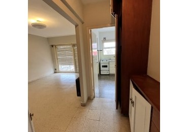 ()ALQUILER ANUAL DEPARTAMENTO 2 AMBIENTES CON BALCON AL FRENTE ZONA ALDREY 