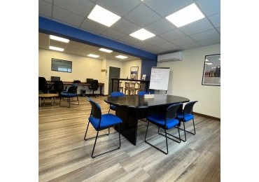 ALQUILER OFICINA RECICLADA DE 70 MTS CON DOS PRIVADOS SOBRE AV INDEPENDENCIA Y ALVARADO  