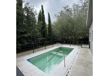 ()ALQUILER 24 MESES CASA CON PISCINA  EN RUMENCO