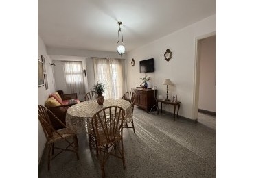VENTA DEPARTAMENTO 3 AMB CON DEP Y COCHERA ESTADO ORIGINAL EN COLON Y ALSINA CON BALCON A LA CALLE 