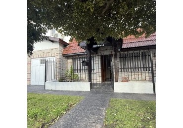 ALQUILER 24 MESES CASA 4 AMB CON GARAGE PATIO Y PARRILLA. PUNTA MOGOTES