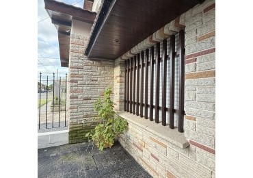 ALQUILER 24 MESES CASA 4 AMB CON GARAGE PATIO Y PARRILLA. PUNTA MOGOTES