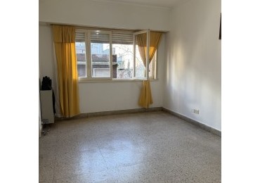 VENTA DTO 3 AMB CON DEPENDENCIA AL FRENTE C/BALCON ORIGINAL . MICROCENTRO