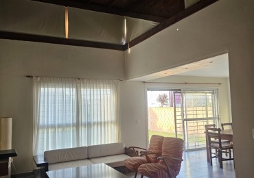 ALQUILER TEMPORAL CASA MINIMALISTA EN CAMET NORTE - NATURALEZA,CONFORT Y ESTILO A MINUTOS DEL MAR