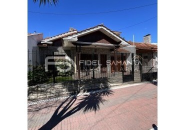 VENTA CHALET 6 AMBIENTES CON GARAGE PARQUE Y QUINCHO EN ZONA POMPEYA  ZONIFICACION APTO EDIFICIO