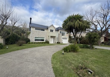 CASA CON PISCINA EN VENTA EN EL BARRIO PRIVADO RUMENCO