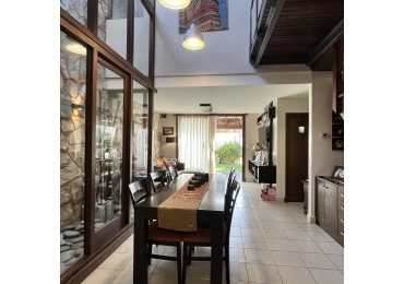 VENTA HERMOSO PH ZONA CAISAMA 3AMB CON 2 baños y PARQUE Y PISCINA 